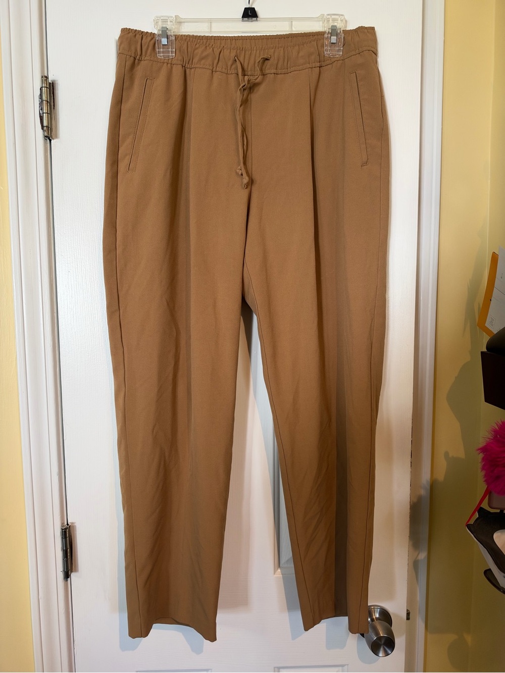 Old Navy Women's Skinny Drawstring Pants in Camel Brown